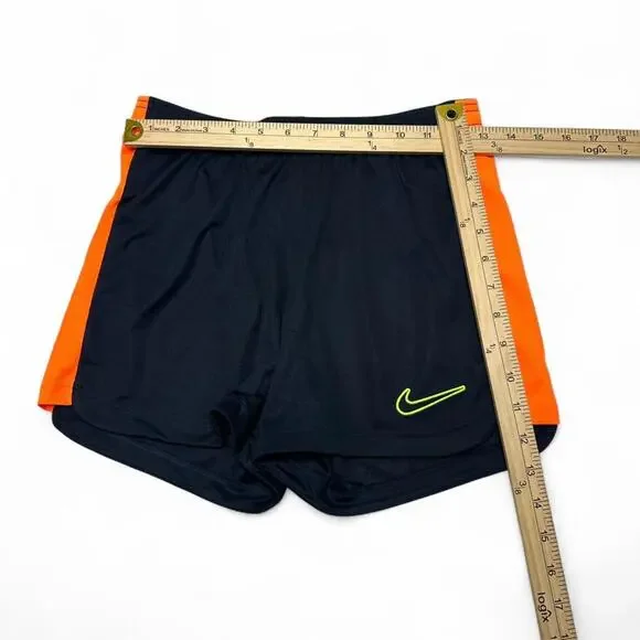 Women’s Nike BasketBall Short Style Standard Fit Size XS New With Tag - Picture 3 of 4